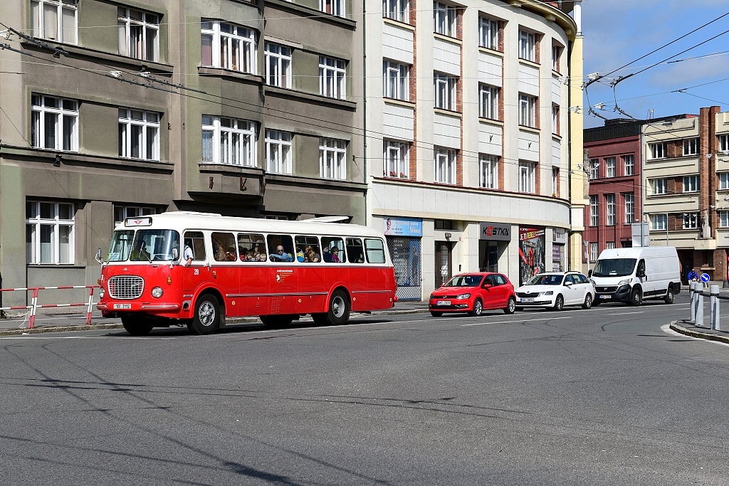 Autobus Škoda 706 RTO MTZ číslo 28 zapůjčený z Pardubic Autobus Škoda 706 RTO MTZ číslo 28 zapůjčený z Pardubic