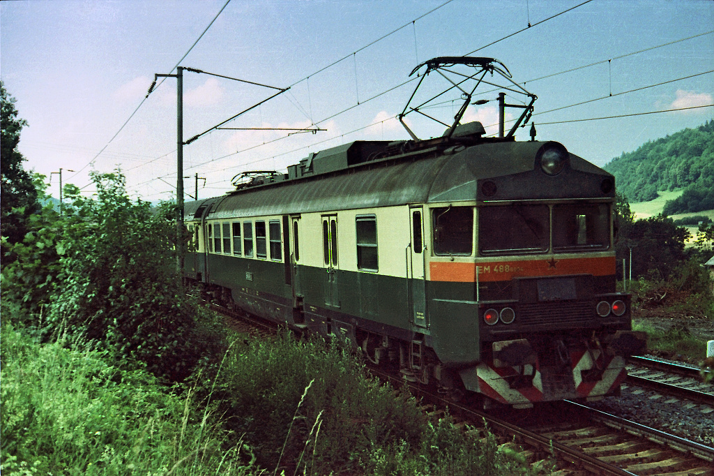 EM488.0004 Ústí u Vsetína (1.7. 1986)