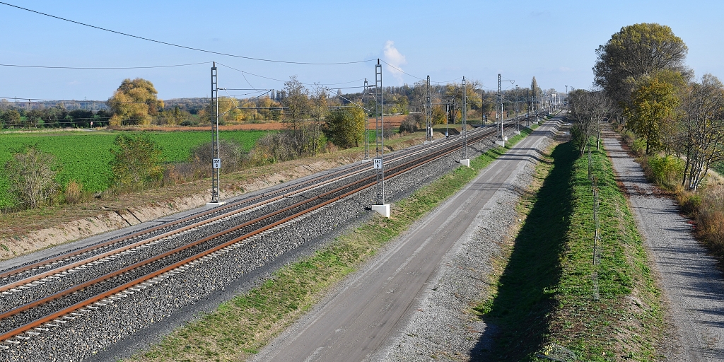 Velim - Cerhenice (Pečky) - pohled směr Cerhenice (27.10. 2022) Velim - Cerhenice (Pečky) - pohled směr Cerhenice (27.10. 2022)