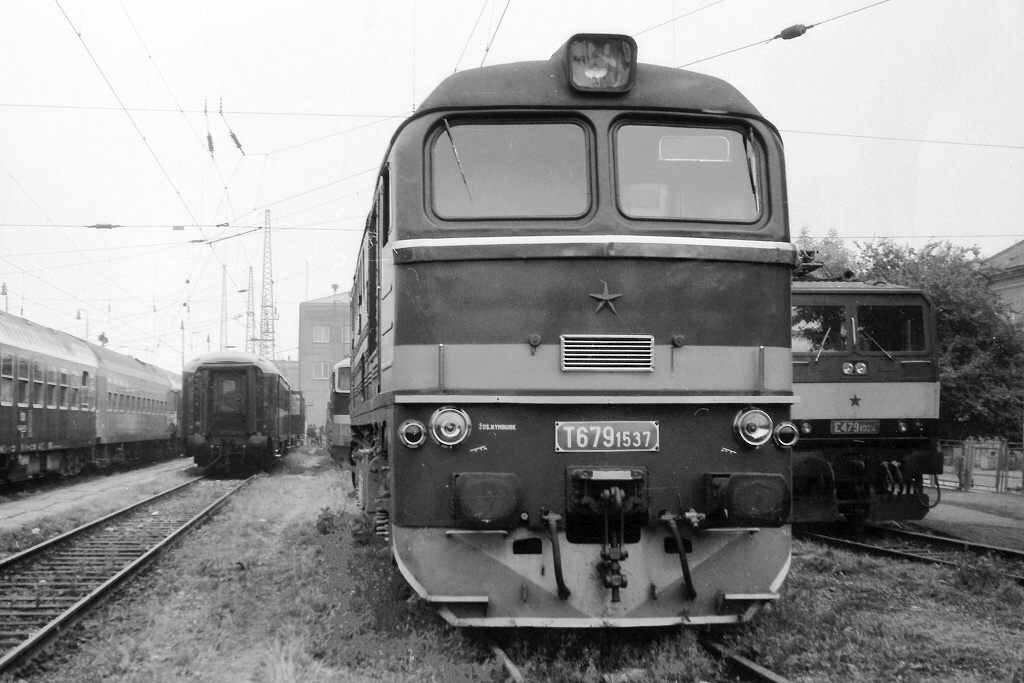 T679.1537 - v tu dobu běžně zajíždějící s nákladními vlaky z Bratislavy až do Žiliny