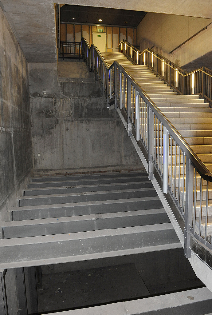 Zatím zaslepené schodiště ve stanici S-Bahn