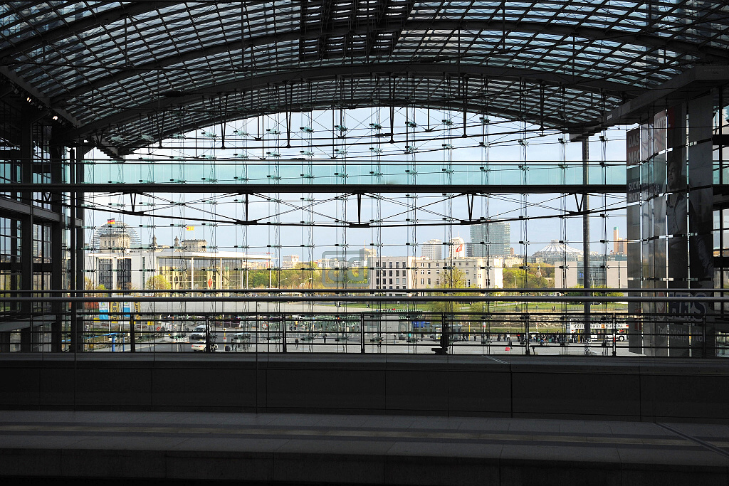 Panoramatický pohled z nástupiště na Berlín