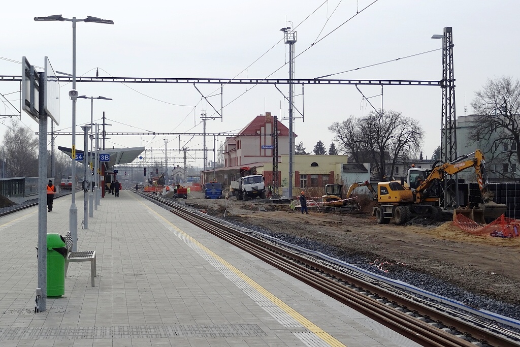 Práce na umělých stavbách a železničním spodku v sudé skupině kolejí