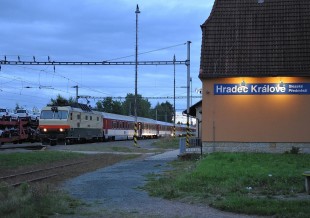 Odklonové vlaky opět přes Hradec Králové