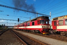 Hradec Krlov (10.6. 2006) - nehoda dvou posunujcch souprav (854.222 a 854.204)