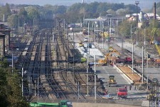 Choce (18.10. 2003) - naven trkovho loe na upravenou pl v sud skupin, vstavba nstupit a podchodu