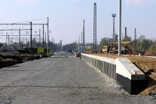 Choceň (18.10. 2003) - upravená pláň se základy nového 3. nástupiště, určeného především pro vlaky směr Týniště