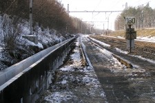 Choceň (6.3. 2004) - práce na koleji směr Litomyšl, vlevo nové odvodnění pomocí UCB tvárnic