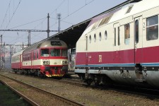 854.009 Praha Vršovice (12.4. 2003) - odstavení soupravy u příležitosti příjezdu legendární Vindobony