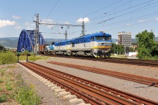 752.041 Bansk Bystrica (9.7. 2013) - spolen s 752.047 a 736.018