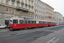 Tramvaj inv. sla 4740 (1.12. 2011)