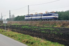 363.103 Velim (29.11. 2014) spolen s 363.104,142,138,106