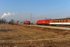 1216.240 eany nad Labem - Lhota pod Pelou (26.2. 2011) Pravideln potkvn dvou EC u ean nad Labem nen nic vyjmenho, druh lokomotiva 1216.235 