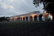 Jezernick viadukty (3.10. 2010) - prjezd jednotky ady 460
