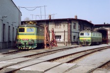 141.037 Hradec Krlov, depo (4.3. 1997) - spolen s 141.045