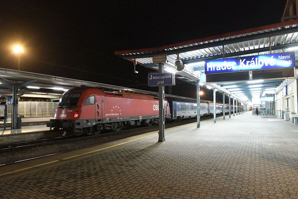 1216.239 Hradec Králové - RJ 571 (směr Choceň) - vlak pouze projížděl