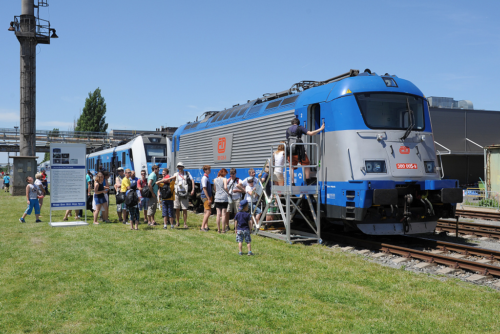 Dnes už běžně provozovaná lokomotiva řady 380