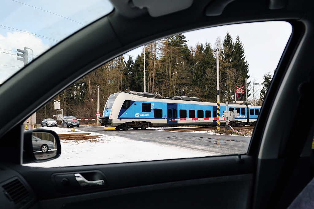 Přijezd osobního vlaku Os 6237 do Stéblové Přijezd osobního vlaku Os 6237 do Stéblové