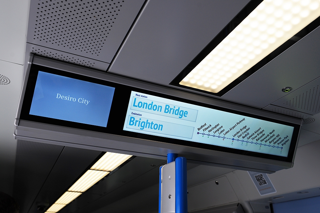 Informační systém s vyznačenou londýnskou trasou, Berlin (24.9. 2014)