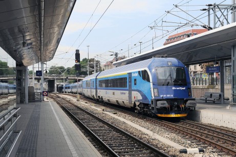 ČD RailJet 80 91 001 ve stanici Wien Meidling (25.7. 2014)