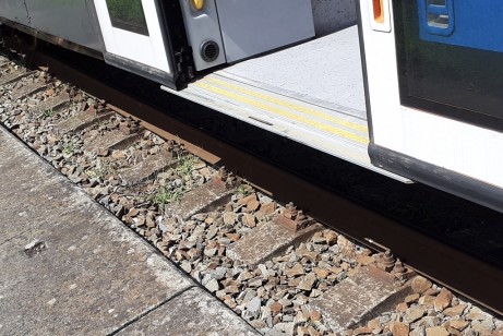 Nízkopodlažní Alstom Coradia LINT řady 846 v Ústí u Vsetína Nízkopodlažní Alstom Coradia LINT řady 846 v Ústí u Vsetína
