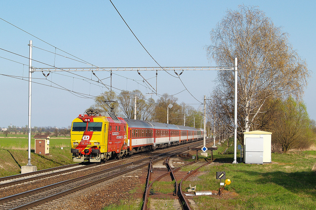 151.001 Opočínek - měnírna (12.4. 2007) 151.001 Opočínek - měnírna (12.4. 2007)